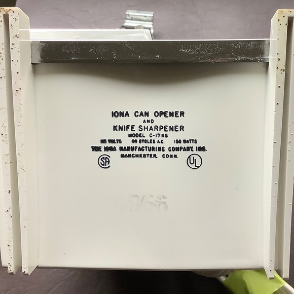 Vintage IONA Can Opener - Picture 3 of 5